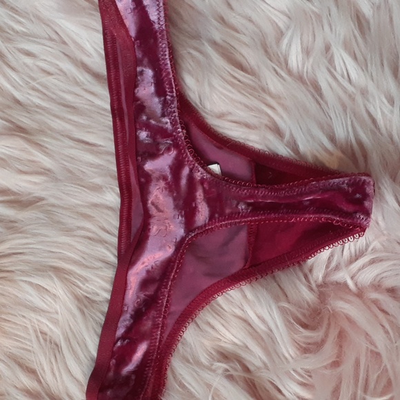 Brand New Victoria's Secret Thong-XS - Picture 3 of 4
